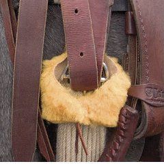 Cashel Ringmaster Cinch Protector Lammfell