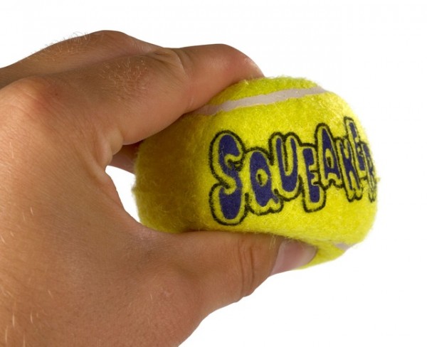 Kong Squeazair Tennisball M 3 Stück