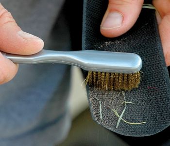 Cashel Velcro Brush